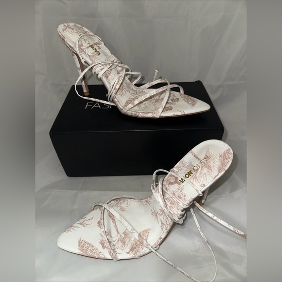 Fashion Nova Shoes - Fashion Nova Sunniva-12 Brown Lace Up Stilletto Heels Size 9 NIB